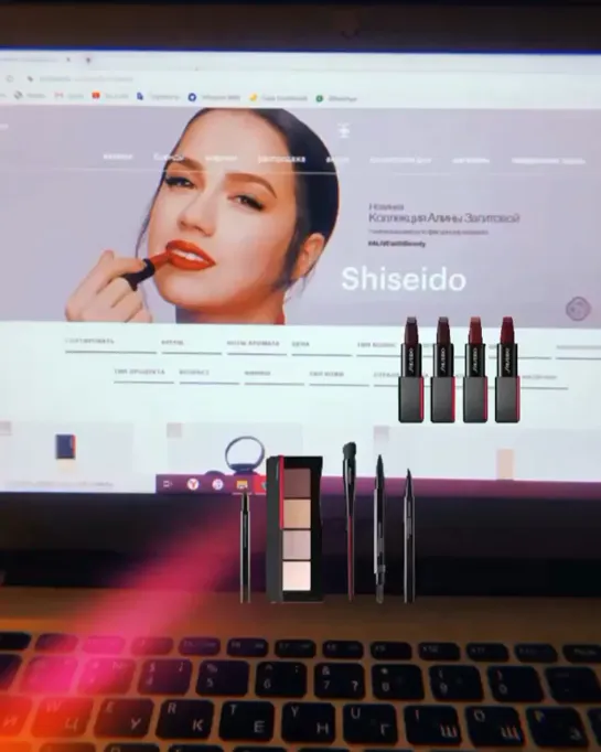 Shiseido официальные гифки в честь нашей Алины «Alina’s Favorites»