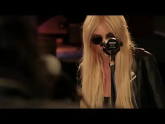 The Pretty Reckless - Miss Nothing (Down the Front Session)