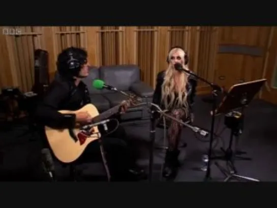 The Pretty Reckless- Miss nothing on Radio 1(Video)