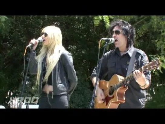 The Pretty Reckless - Light Me Up (Live from KROQ)