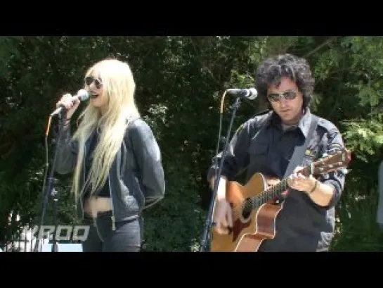 The Pretty Reckless - Make Me Wanna Die (Live from KROQ)