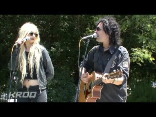 The Pretty Reckless - (What's So Funny 'Bout) Peace, Love and Understanding (Live from KROQ)