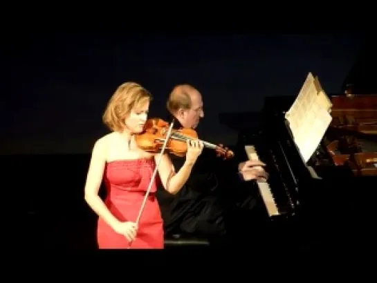 Anne Sophie Mutter playing "Ave Maria" (Bach/Gounod) at the Théâtre Marigny in Paris with Lambert Orkis, pia