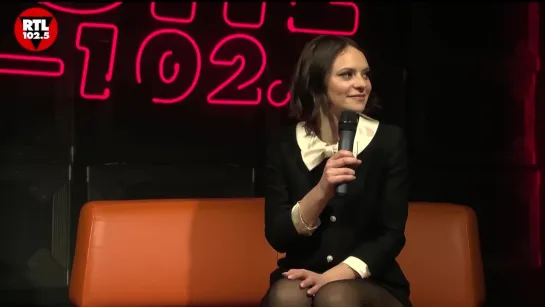 Francesca Michielin - meet&greet con i suoi fan (Suite102.5 Prime Time Live)