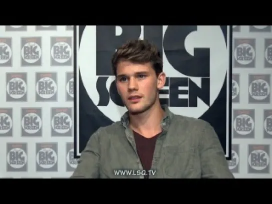 War Horse Jeremy Irvine Interview