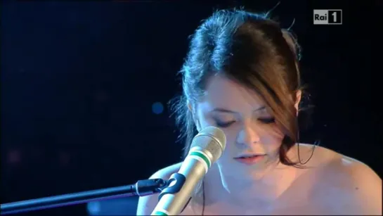 Chiara Civello e Francesca Michielin - Al posto del mondo (Sanremo 2012)