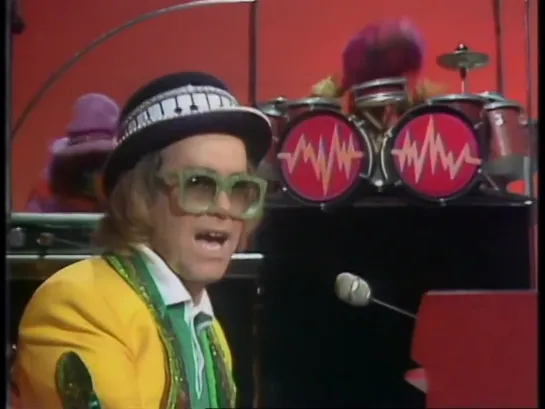 Sir Elton John - Goodbye Yellow Brick Road (The Muppet Show) 1977