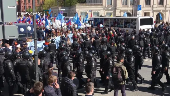 Первомай в Питере - 2019, Разгон и задержание демонстрантов полицией на Невском