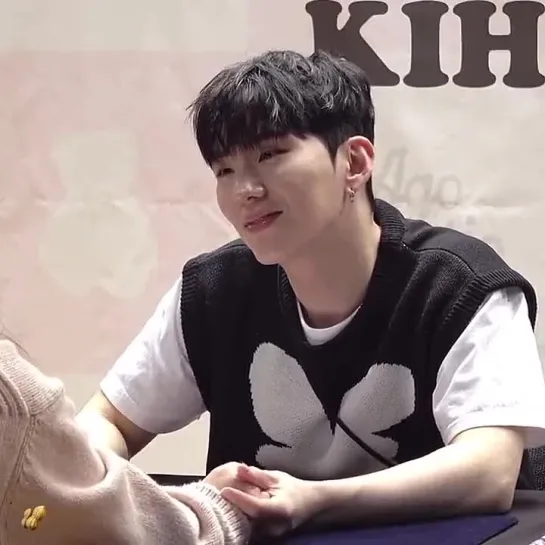 [VK][230304] MONSTA X fancam (KIHYUN) @ AQOSTUDIOSPACE Fansign