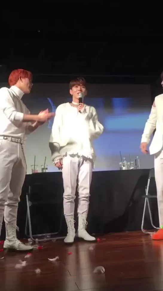 [VK][181111] MONSTA X fancam @ Gangnam fansign