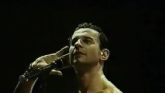 Depeche Mode - I Feel Loved live at San Francisco 2001