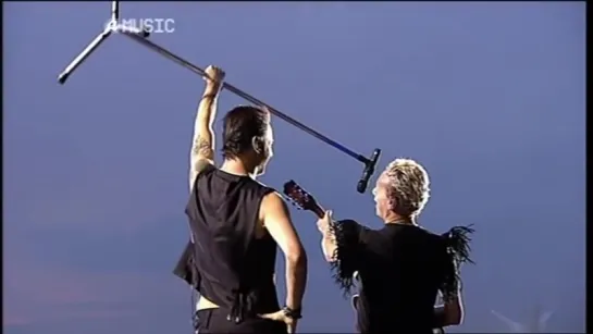 Depeche Mode – I Feel You live at O2 Wireless Festival  2006