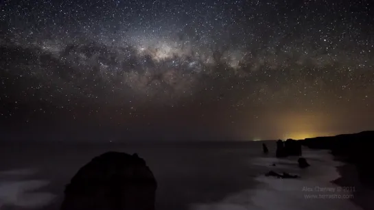 Ocean Sky - Потрясающе красивое звездное небо над океаном (Time Lapse)