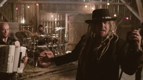 Korpiklaani "Henkselipoika" (2018)