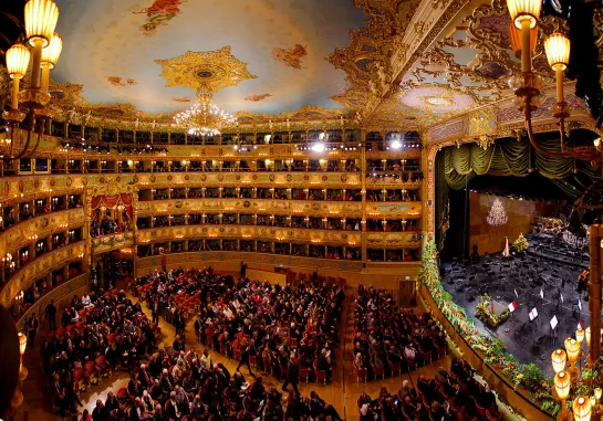 Феникс. Большой театр Венеции | La Fenice. Le Grand Theatre de Venise (2002)