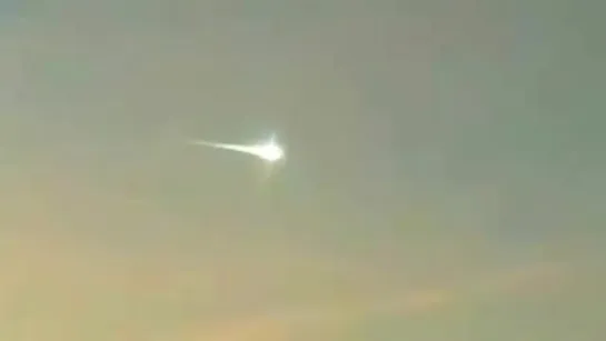 НЛО сбивает метеорит! Челябинск UFO meteor knocks! Chelyabinsk