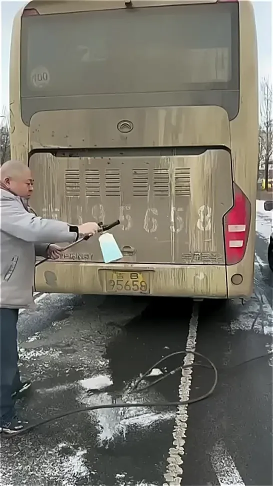 В Китай большой штраф, если грязный автомобиль.