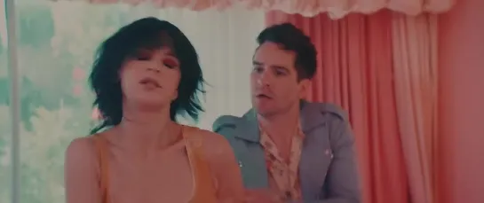 Panic! At The Disco - Middle Of A Breakup (Official Music Video)