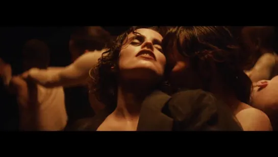 Anna Calvi - Don't Beat the Girl out of My Boy