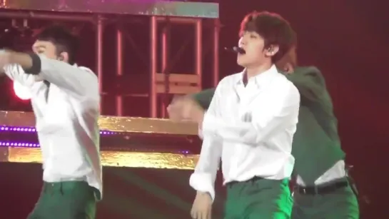 160114 EXO Love Me Right - Baekhyun focus @ Seoul Music Awards