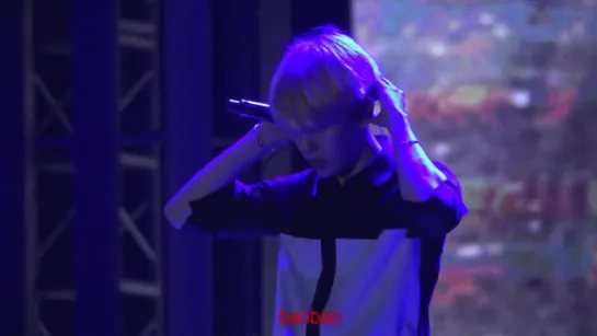 [FANCAM] 150912 EXO Baekhyun - BABY DONT CRY @ The EXOluxion in Chongqing