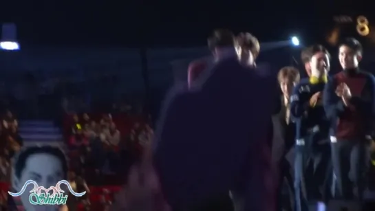 [FANCAM] 151202 EXO Accepting Album of the Year Award