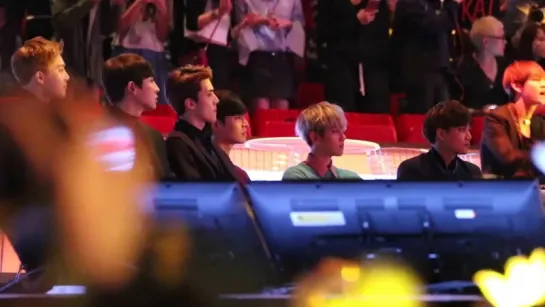 151202 MAMA EXO watching BIGBANG