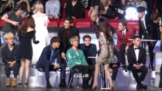 [Fancam] 151202 2015 MAMA - EXO 엑소 disrespectful to their seniors SNSD 소녀시대