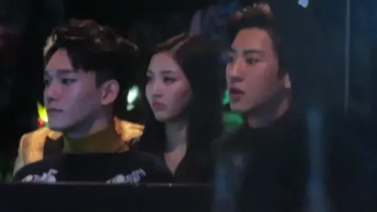 [HD FANCAM] 151202 EXO  Red Velvet reaction to iKON performance @ MAMA in Hongkong