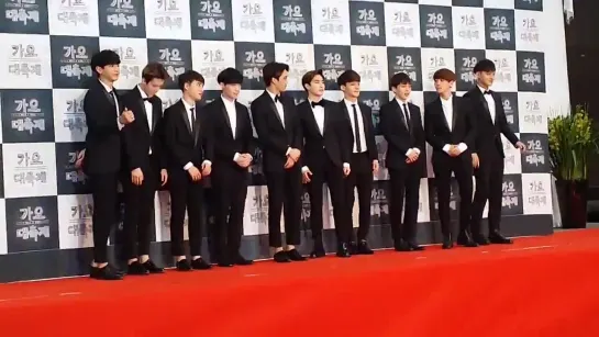 141226 EXO  KBS GAYO Daechukjae Red carpet