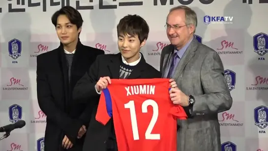 141211 Kai & Xiumin @ SM Entertainment-Korea Football Assosiation signing event