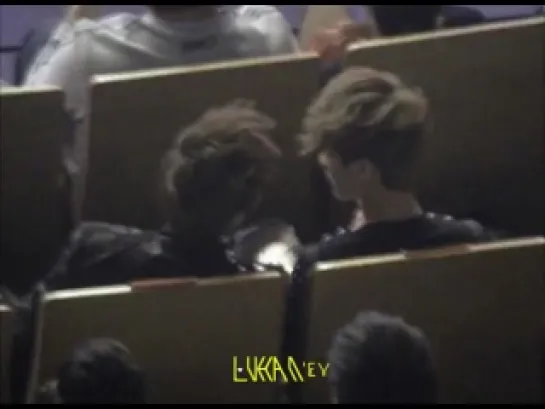 The 12th Mengniu Music Chart Awards fancam XIU-HAN & KR-AY