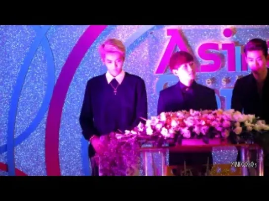 [FANCAM] 131009 MC Kris Dancing "Bar Bar Bar"  @ Asia Song Festival