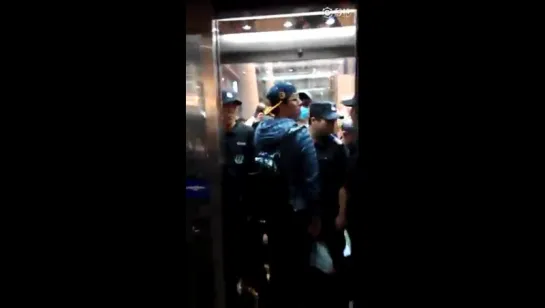 [FANCAM] 151010 #ZTAO @ Xi'an & Changsha airports 韬无敌