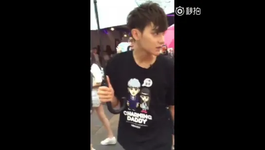 151007 Z.TAO filming Charming Daddy at Disney Land Hongkong