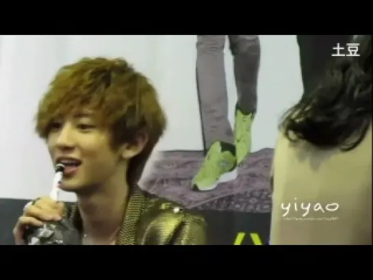 [FANCAM] 120421 EXO-K Chanyeol EVAN Records Fansign