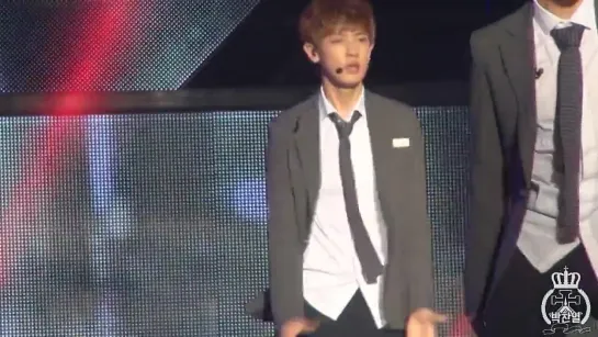 |FANCAM| 131009 Asia Song Festival - Wolf (Chanyeol focus)