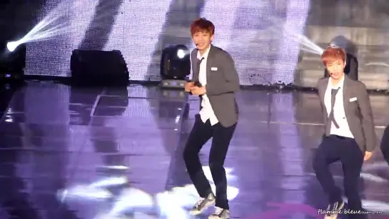 |FANCAM| 131009 Asia Song Festival - Growl (Chanyeol focus)