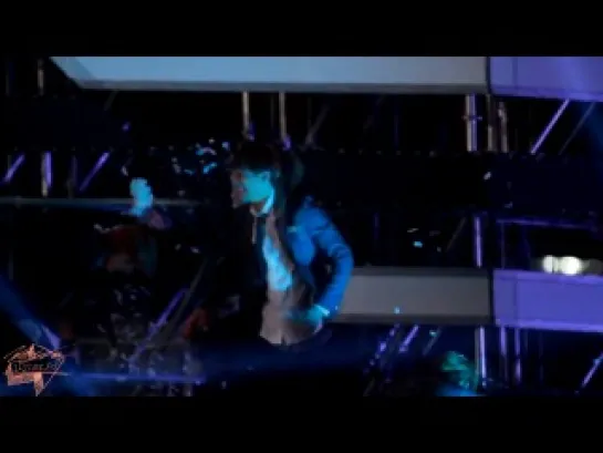 |FANCAM| 131009 Asia Song Festival (Chanyeol & Jongdae focus)