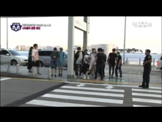 130829 EXO @ Mnet Wide News Airport Fashion