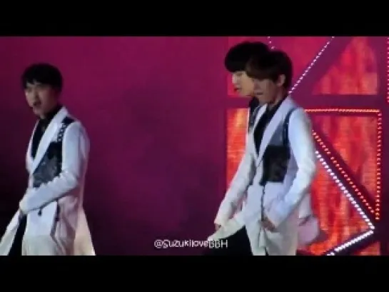 [FANCAM] 141018 EXO - Overdose (Baekhyun focus) @ SMTOWN IV Concert in Shanghai