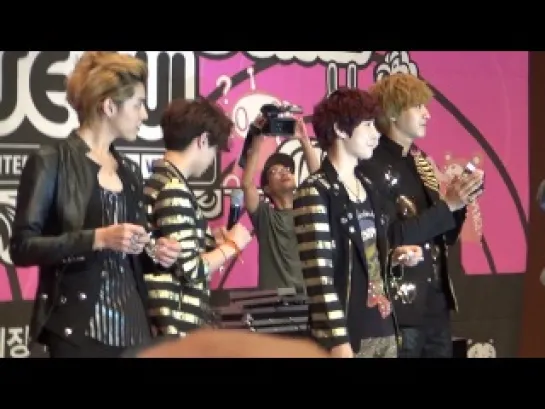 [FANCAM]120817 EXO (Suho, Kris, Chanyeol, Lay) @ SMTown Welcome Party 2