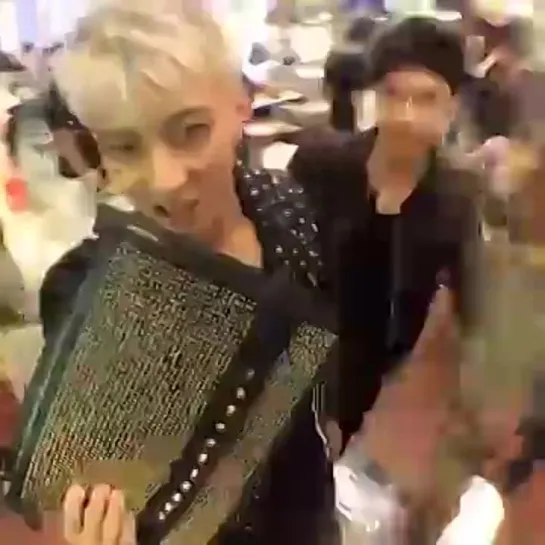 140626 Lay & Tao @ MCM Flagship Store (Cam 360)