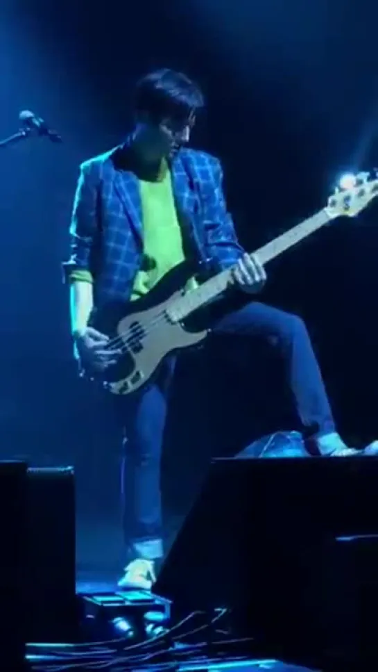 190127 DAY6 in Paris YoungK Bass