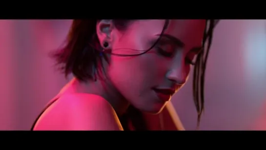 Demi Lovato - Cool for the Summer