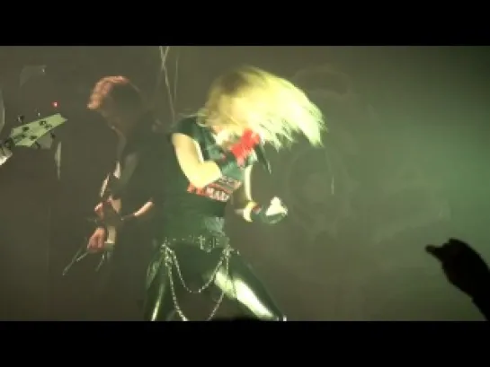 Arch Enemy - Heart Of Darkness(live in Netherlands 2010)[HD]