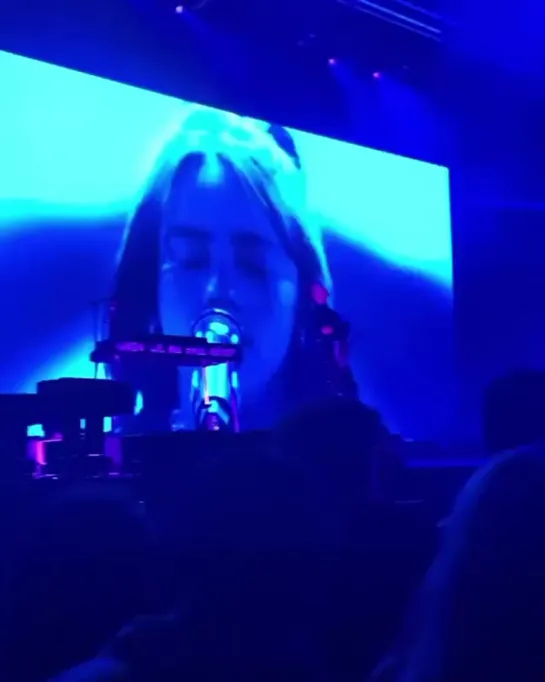 billie performing "bitches broken hearts" in orlando