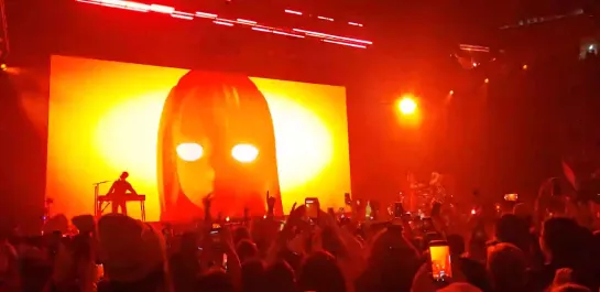 billie performing "copycat" in orlando