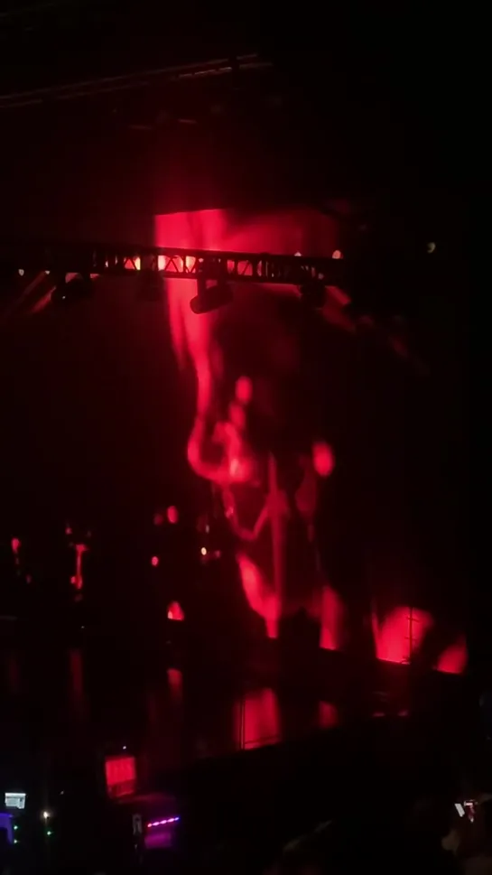 billie performing "lovely/listen before i go" in miami