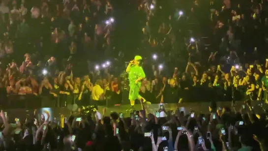 billie performing “bad guy” in miami